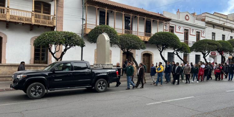Procesión con la Virgen de Guadalupe