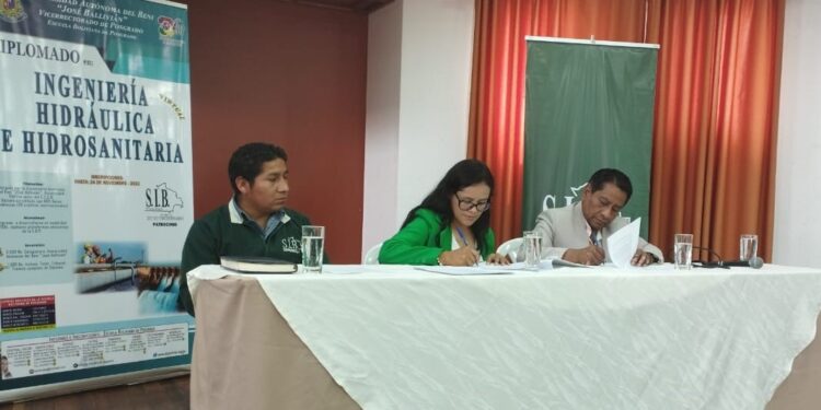 Firma de convenio con la Escuela Boliviana de Posgrado