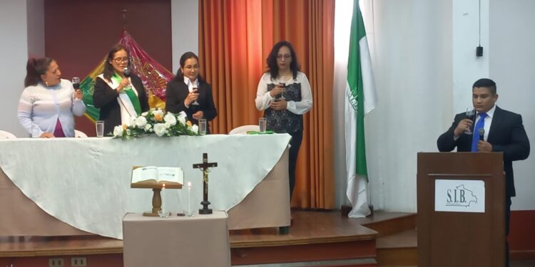 Colegio de Ingenieros Ambientales posesionó a su nuevo Directorio