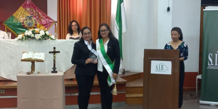 Colegio de Ingenieros Ambientales posesionó a su nuevo Directorio