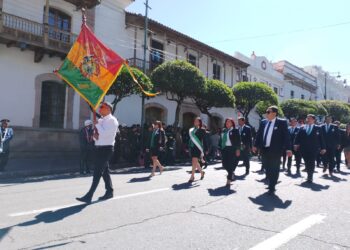 Rendimos homenaje a los 215 años de la primera gesta libertaria de América Latina participando del Desfile Cívico Militar