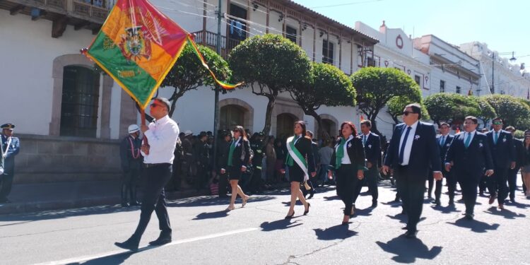 Rendimos homenaje a los 215 años de la primera gesta libertaria de América Latina participando del Desfile Cívico Militar