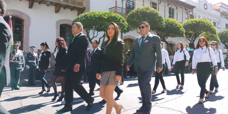 Rendimos homenaje a los 215 años de la primera gesta libertaria de América Latina participando del Desfile Cívico Militar