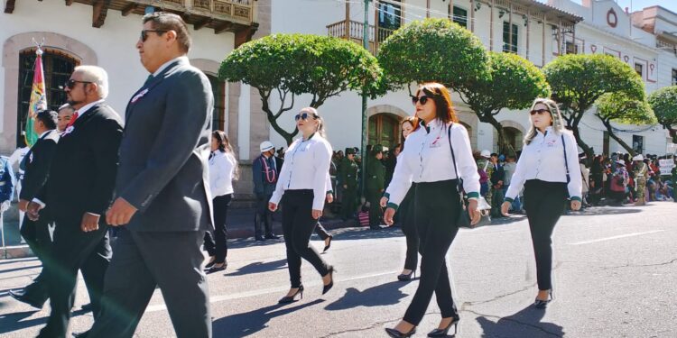 Rendimos homenaje a los 215 años de la primera gesta libertaria de América Latina participando del Desfile Cívico Militar