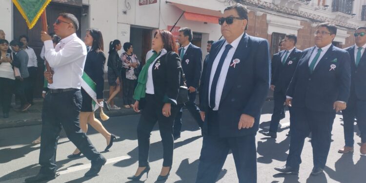 Rendimos homenaje a los 215 años de la primera gesta libertaria de América Latina participando del Desfile Cívico Militar