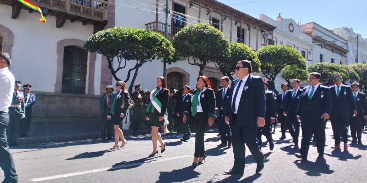 Rendimos homenaje a los 215 años de la primera gesta libertaria de América Latina participando del Desfile Cívico Militar