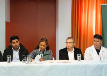 Firma de convenio de servicios hospitalarios para los ingenieros