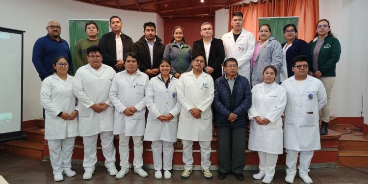 Firma de convenio de servicios hospitalarios para los ingenieros