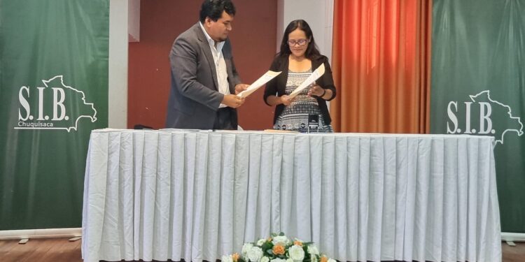 Firma de convenio con el Consejo Nacional del Bicentenario