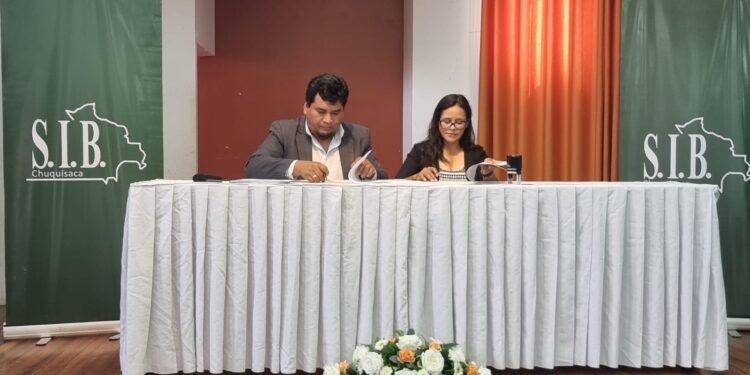 Firma de convenio con el Consejo Nacional del Bicentenario