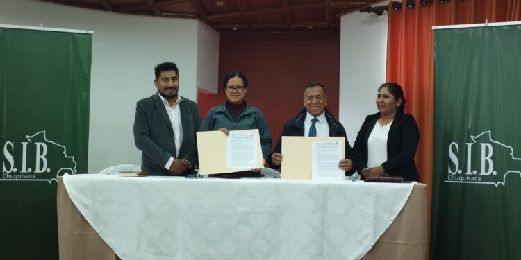 Firma de convenio con Participación y Control Social del municipio de Sucre