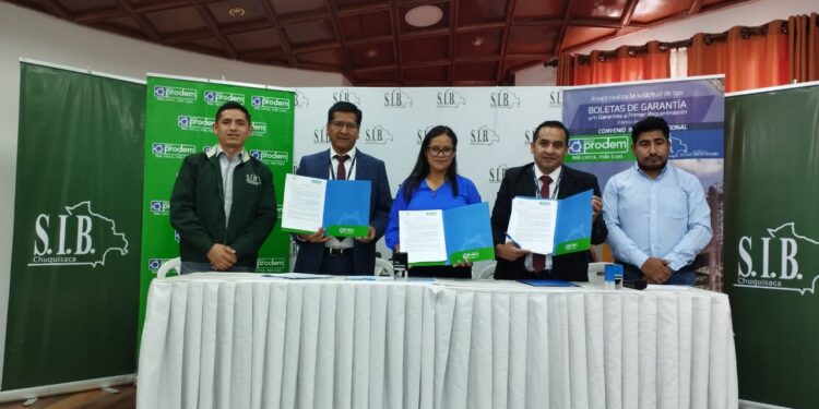 Firma de convenio con el Banco PRODEM