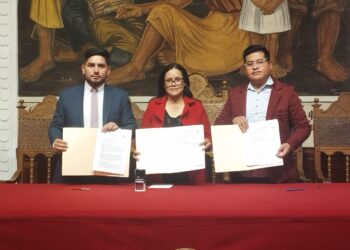 Firma de convenio con la Federación Universitaria Local