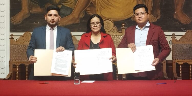 Firma de convenio con la Federación Universitaria Local