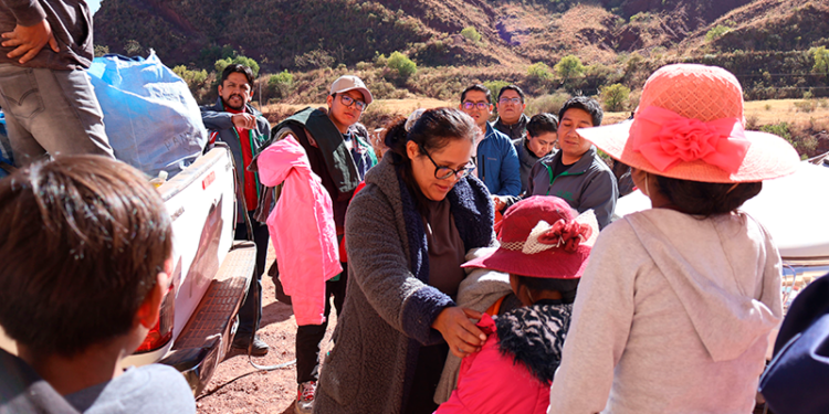 Donación de ropa de invierno de la campaña «Abrigos de Esperanza»