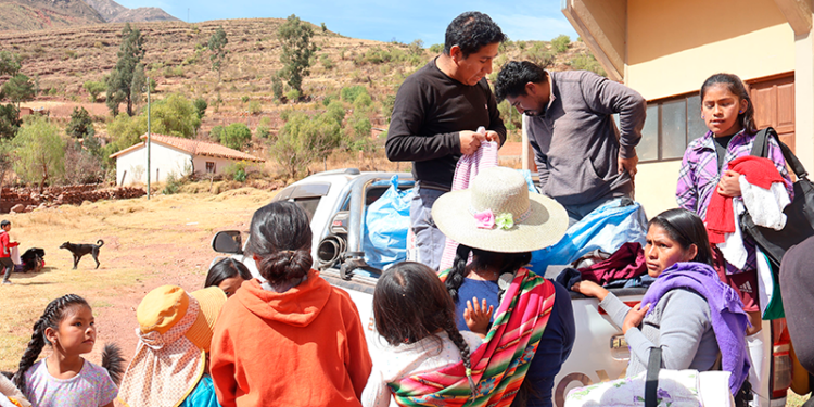 Donación de ropa de invierno de la campaña «Abrigos de Esperanza»