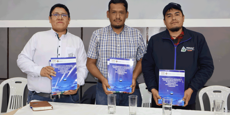 Socialización del «Reglamento de elaboración y presentación de proyectos de agua potable y saneamiento categoría menores y medianos»