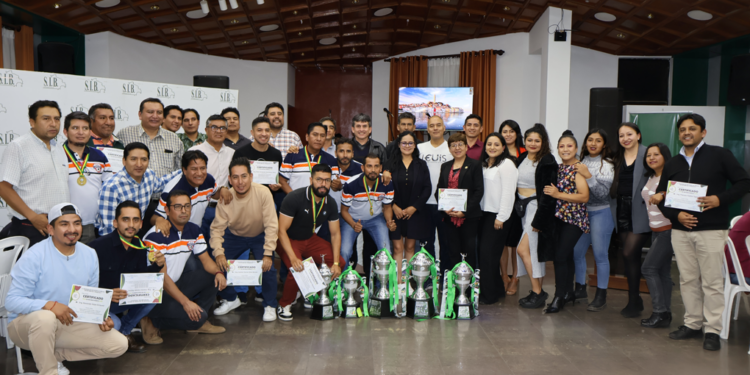 Premiación a los deportistas medalleros de los XXVII Juegos Deportivos Nacionales de Ingenieros