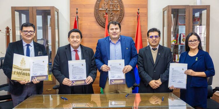 Firma de Convenio con la Universidad San Francisco Xavier y la Sociedad de Ingenieros de Bolivia