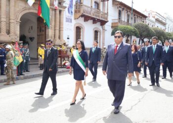 Desfile Cívico Institucional, rindiendo homenaje a los 216 años del Primer Grito Libertario de América