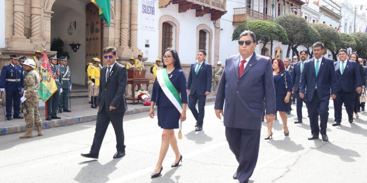 Desfile Cívico Institucional, rindiendo homenaje a los 216 años del Primer Grito Libertario de América