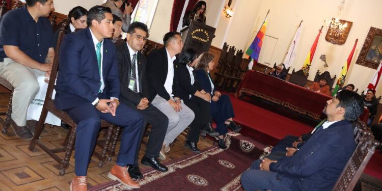 Declaración de «Huésped Ilustre» a las delegaciones de la Cumbre Nacional de Ingenieros