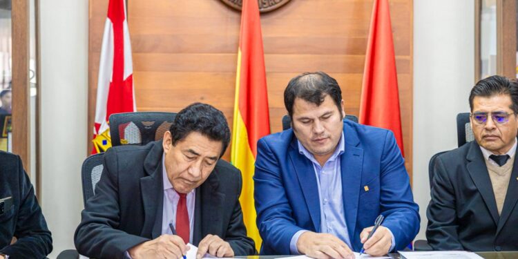 Firma de Convenio con la Universidad San Francisco Xavier y la Sociedad de Ingenieros de Bolivia