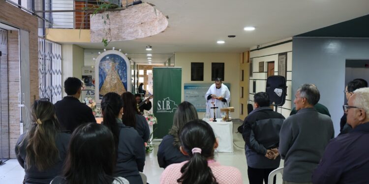 Procesión y Eucaristía para la Virgen de Guadalupe en los 46 aniversario de Fundación de la SIB Chuquisaca