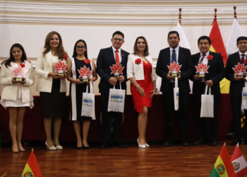 Presidente de la SIB Chuquisaca, recibe reconocimiento por su trabajo y liderazgo femenino