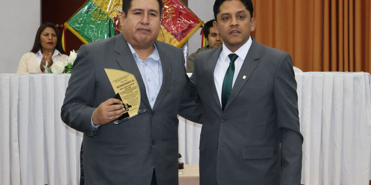 El Colegio de Ingenieros Eléctricos, Electrónicos y Electromecánicos de Chuquisaca posesionó a su Directorio para la Gestión 2026-2028