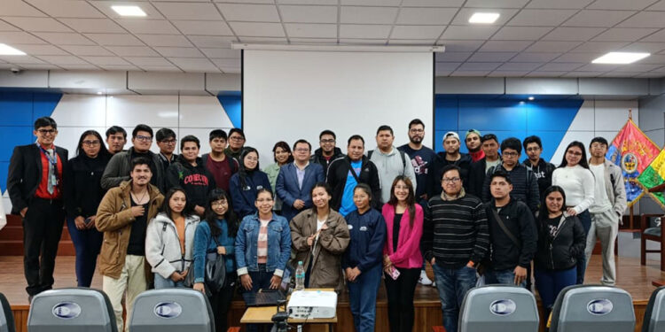 La SIB Chuquisaca impulsa la excelencia académica con un taller de Lectura Crítica de Investigación para los estudiantes de Ingeniería Civil