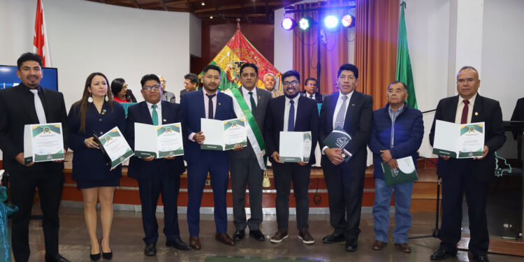 Acto de honor y entrega de distinciones «Ing. Lucas Hugo Martínez Navarro» a ingenieros destacados