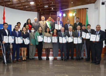 Acto de honor y entrega de distinciones «Ing. Lucas Hugo Martínez Navarro» a ingenieros destacados