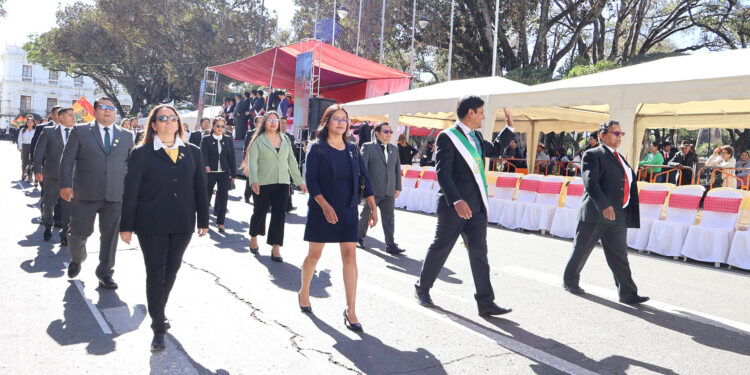 Homenaje a los 201 años de Independencia